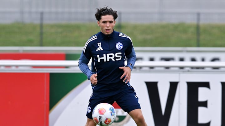 Soufiane El-Faouzi hat auf Schalke seinen Dienst aufgenommen Soufiane El-Faouzi hat auf Schalke seinen Dienst aufgenommen