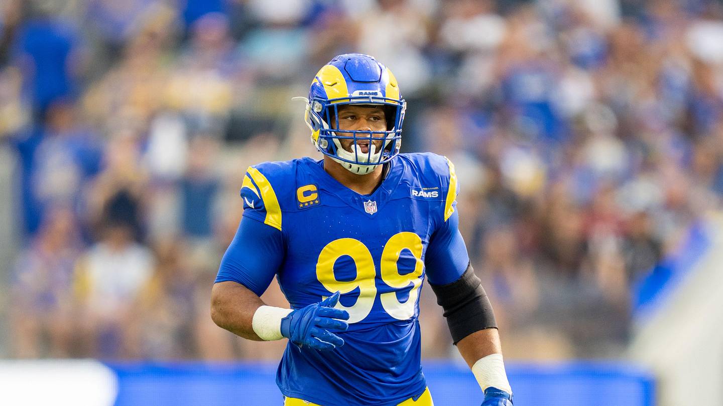Rams News: How an LA Pro Bowler is Holding Out Hope for Aaron Donald Return - Vimarsana News