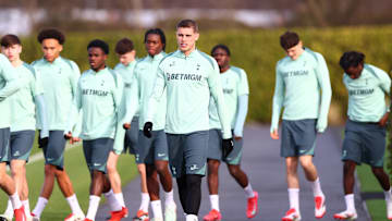 Spurs players training ahead of the game