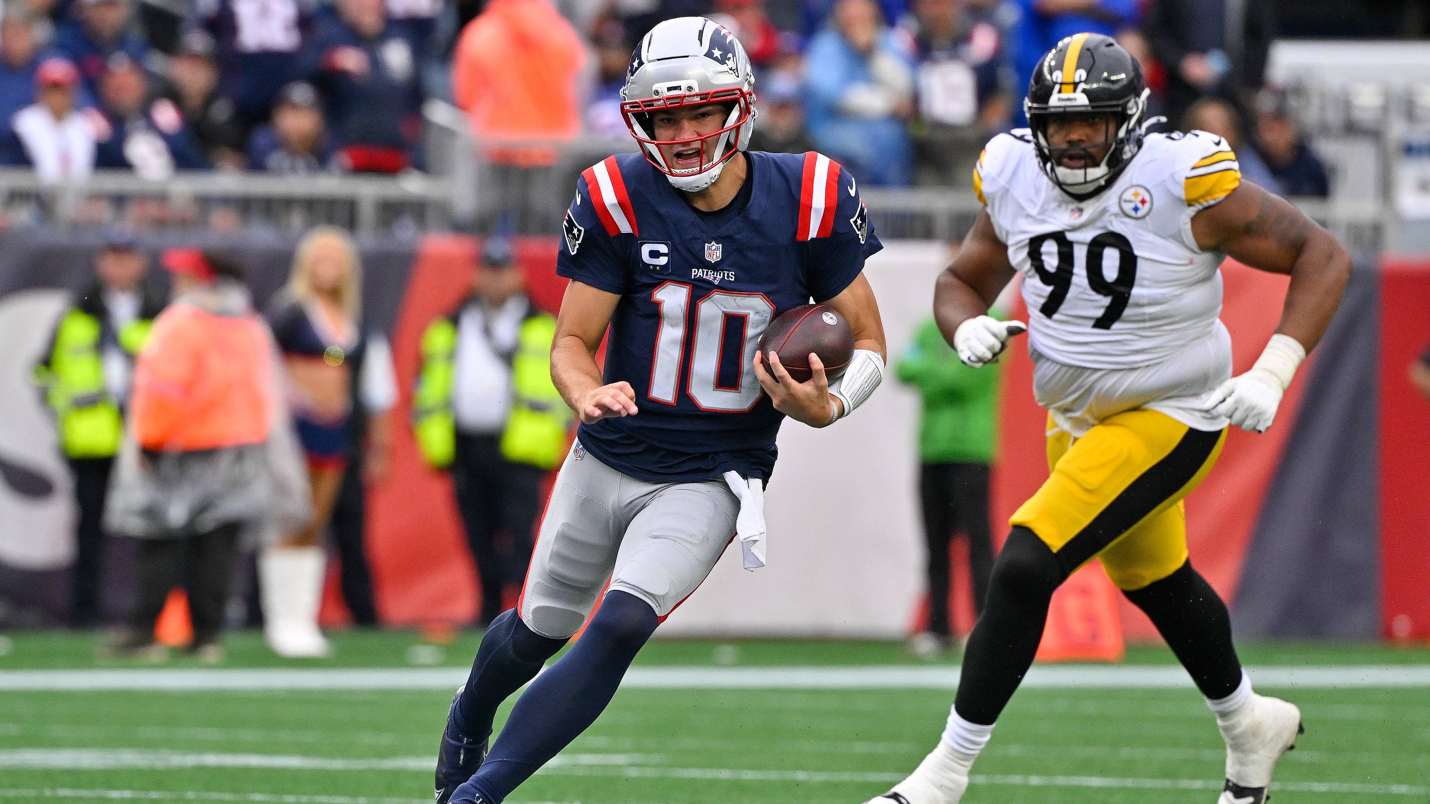 Fantasy Football Week 3 Quarterback Start 'Em, Sit 'Em: Drake Maye vs. Trevor Lawrence