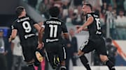 Dusan Vlahovic abriu o placar para a Velha Senhora em um golaço de falta