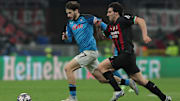 AC Milan dan Napoli akan bertemu di leg kedua perempat final Liga Champions, Rabu (19/4) dinihari WIB