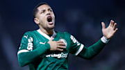 Vitor Roque está de volta à disposição de Abel Ferreira