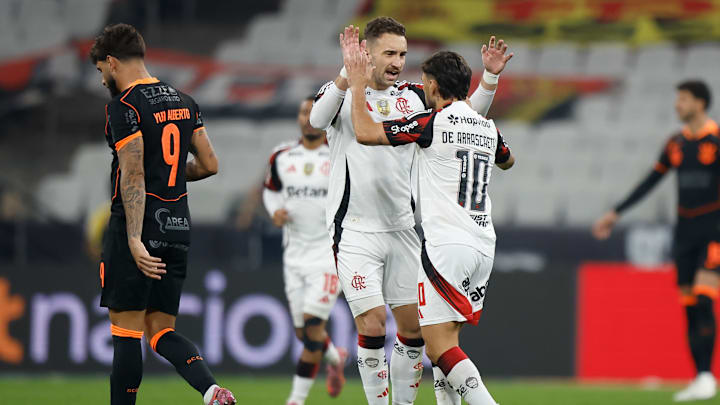 Flamengo venceu o Corinthians de virada em Itaquera