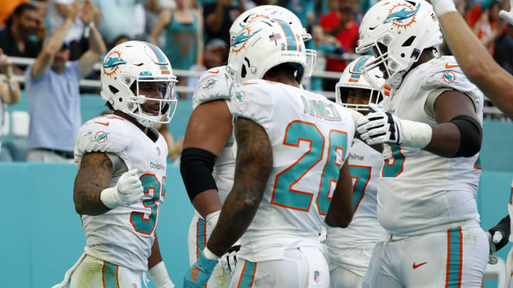 New York Jets vs Miami Dolphins prediction, odds, spread, over/under and betting trends for NFL Week 15 game.