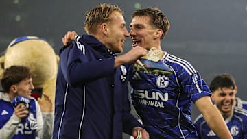 Timo Becker mit Felipe Sanchez