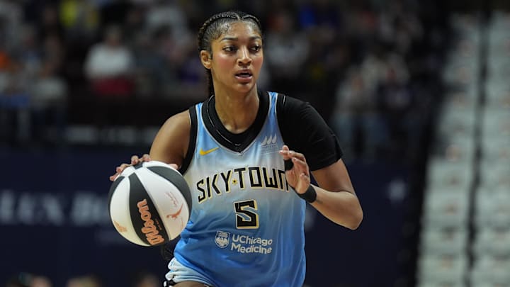 Jun 15, 2025; Uncasville, Connecticut, USA; Chicago Sky forward Angel Reese (5) returns the ball against the Connecticut Sun in the first half at Mohegan Sun Arena. Mandatory Credit: David Butler II-Imagn Images