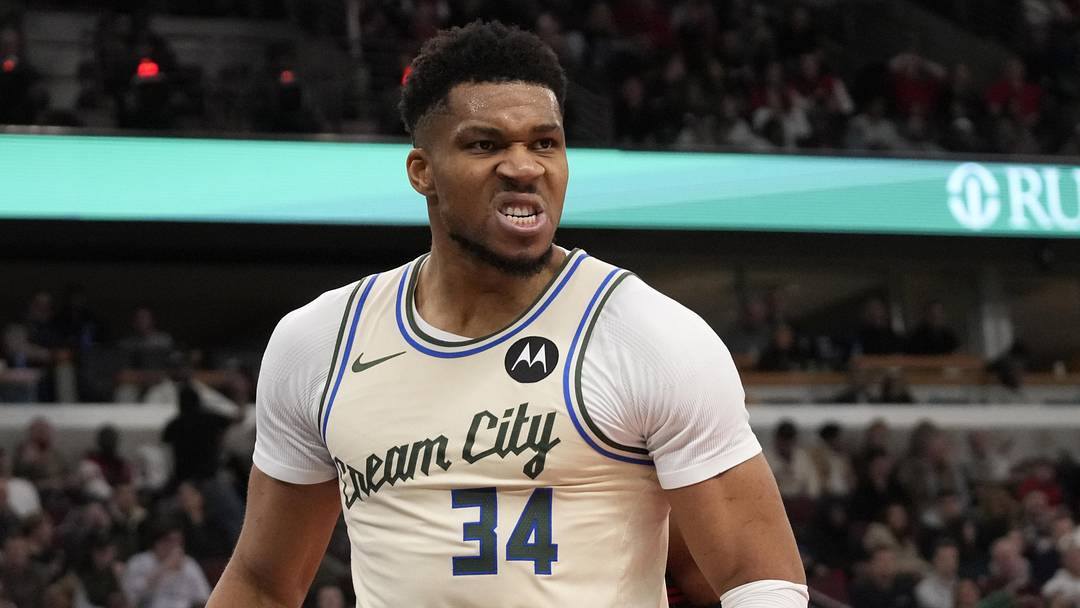 Dec 27, 2025; Chicago, Illinois, USA; Milwaukee Bucks forward Giannis Antetokounmpo (34) reacts after scoring against the Chicago Bulls during the second half at United Center. Mandatory Credit: David Banks-Imagn Images