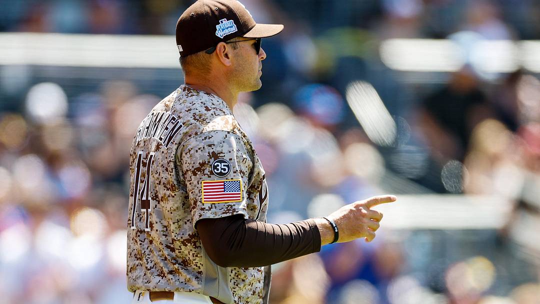 Jun 7, 2026; San Diego, California, USA; San Diego Padres manager Craig Stammen (14) makes a pitching change during the sixth inning against the New York Mets at Petco Park. Mandatory Credit: David Frerker-Imagn Images Jun 7, 2026; San Diego, California, USA; San Diego Padres manager Craig Stammen (14) makes a pitching change during the sixth inning against the New York Mets at Petco Park. Mandatory Credit: David Frerker-Imagn Images