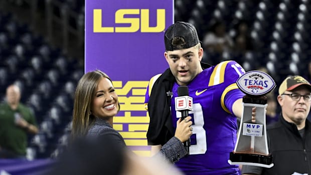 LSU Tigers quarterback Garrett Nussmeier (13)