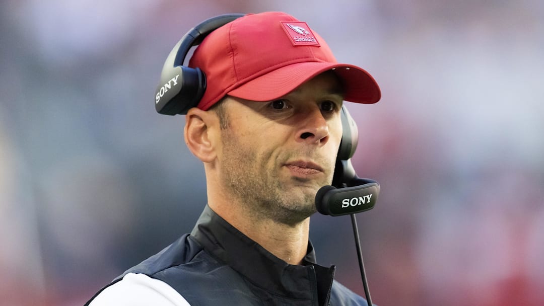 Arizona Cardinals head coach Jonathan Gannon against the Atlanta Falcons at State Farm Stadium on December 21, 2025.