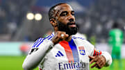 Alexandre Lacazette était pisté par le PSG et l'OM mais est resté à l'OL