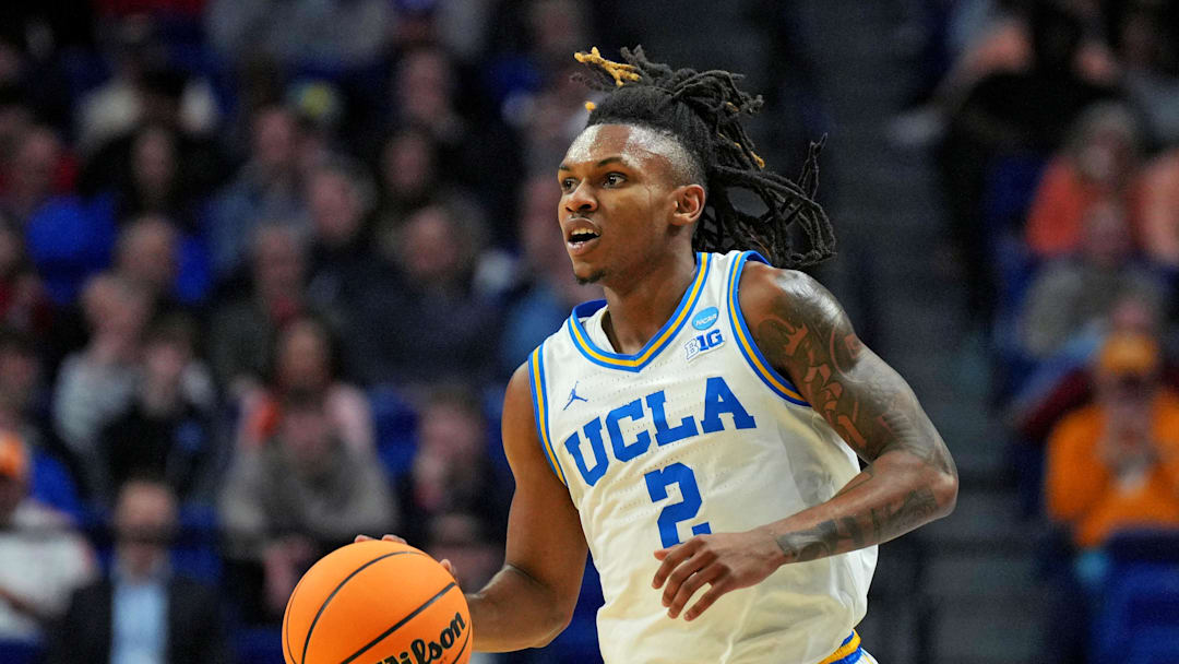 UCLA Bruins guard Dylan Andrews