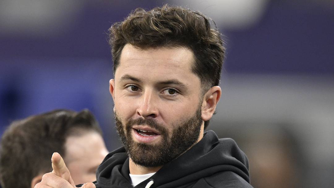 Oct 8, 2026; Arlington, Texas, USA; Tampa Bay Buccaneers quarterback Baker Mayfield (6) on the field before the start of the game against the Dallas Cowboys at AT&T Stadium. Mandatory Credit: Jerome Miron-Imagn Images Oct 8, 2026; Arlington, Texas, USA; Tampa Bay Buccaneers quarterback Baker Mayfield (6) on the field before the start of the game against the Dallas Cowboys at AT&T Stadium. Mandatory Credit: Jerome Miron-Imagn Images