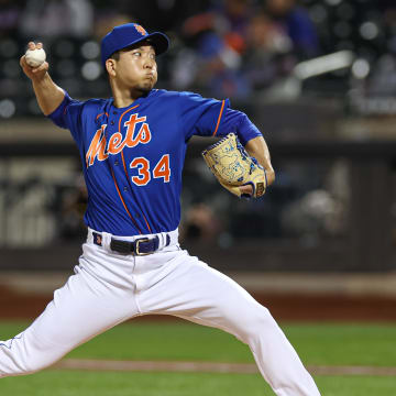Sep 27, 2023; New York, NY, USA; New York Mets starting pitcher Kodai Senga (34) delivers a pitch during the first inning against the Miami Marlins at Citi Field.  Mandatory Credit: Vincent Carchietta-USA TODAY Sports