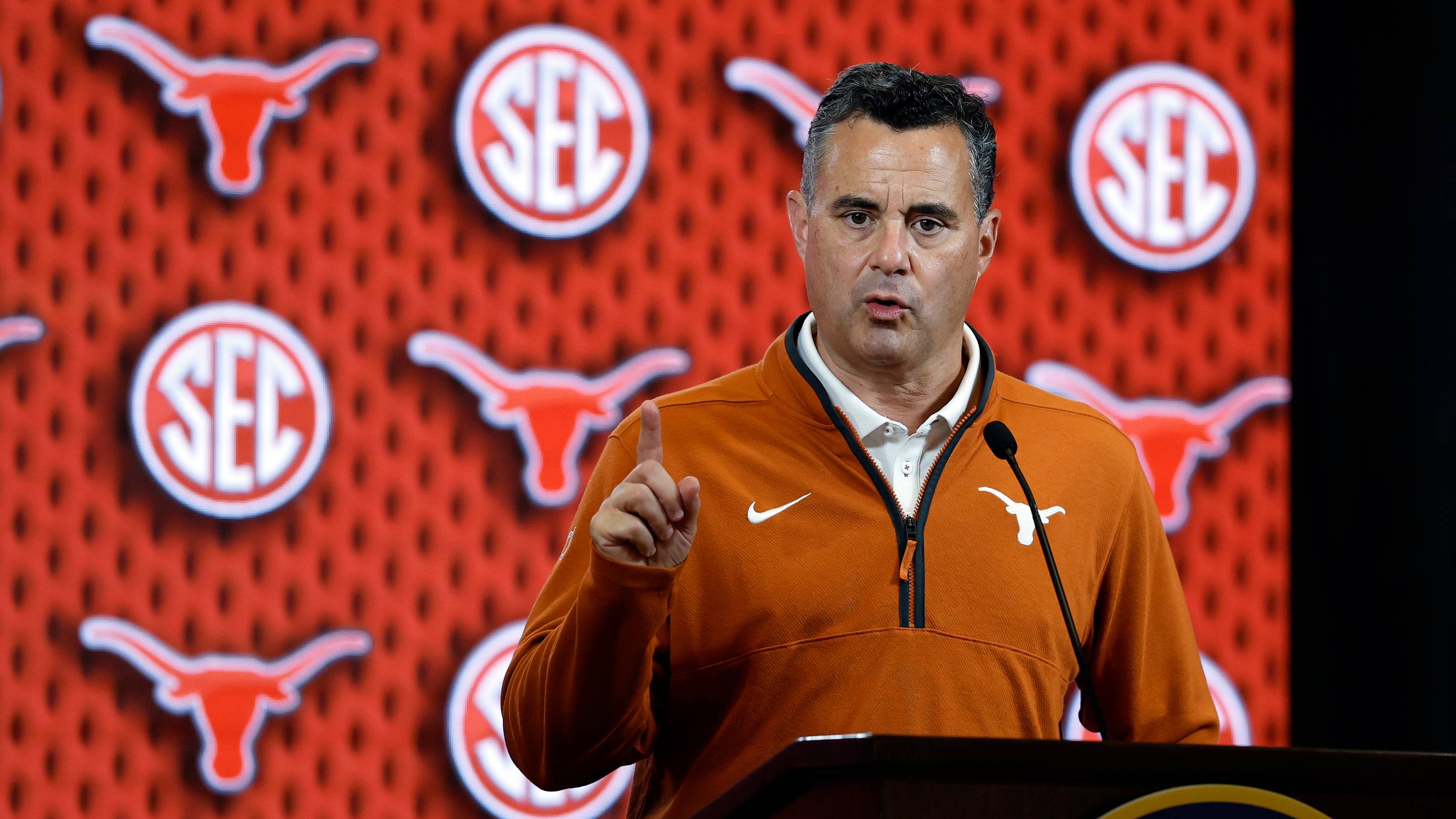Texas vs. St. John's Exhibition: How to Watch, Starting Fives, and Coach Insights