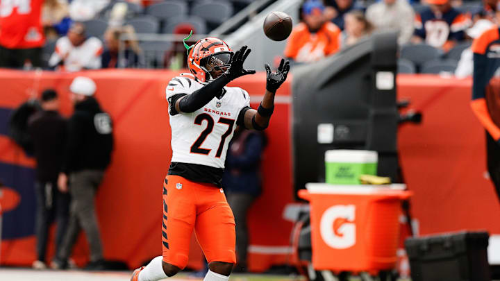 Sep 29, 2025; Denver, Colorado, USA; Cincinnati Bengals safety Jordan Battle (27) warms up before the game against the Denver Broncos at Empower Field at Mile High. Mandatory Credit: Isaiah J. Downing-Imagn Images Sep 29, 2025; Denver, Colorado, USA; Cincinnati Bengals safety Jordan Battle (27) warms up before the game against the Denver Broncos at Empower Field at Mile High. Mandatory Credit: Isaiah J. Downing-Imagn Images
