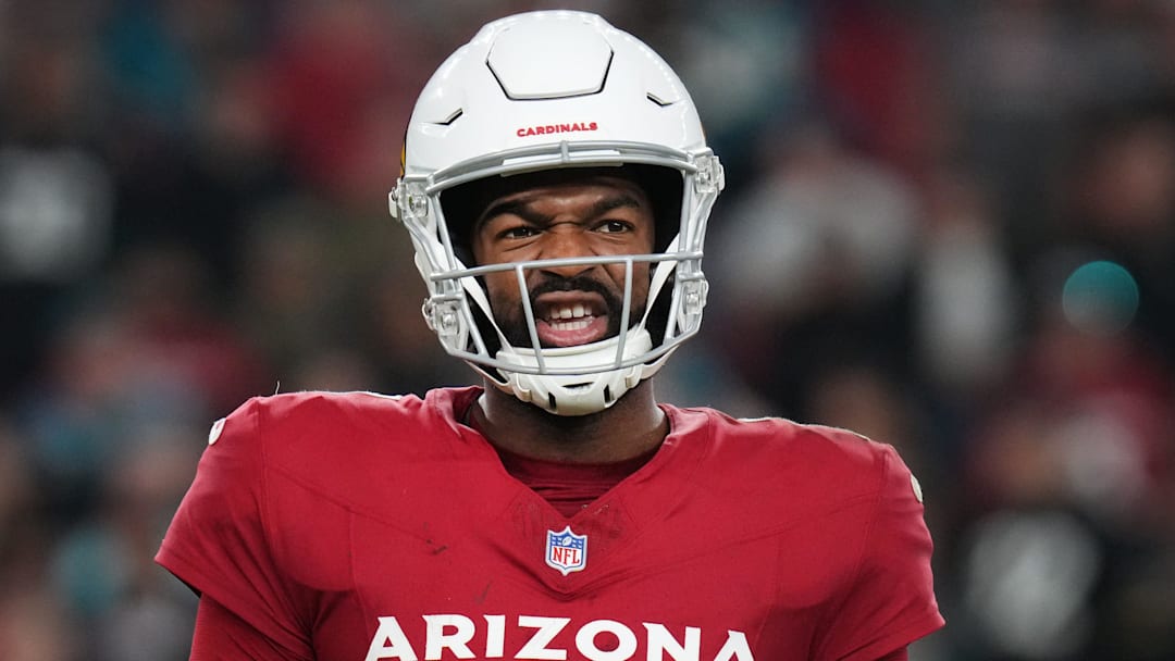 Arizona Cardinals quarterback Jacoby Brissett (7) looks back to the bench for a play call during their game against the Jacksonville Jaguars at State Farm Stadium on Nov. 23, 2025.