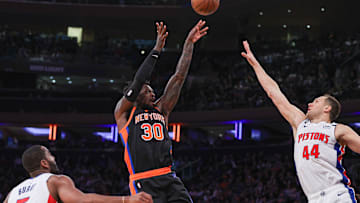 Nov 11, 2022; New York, New York, USA; New York Knicks forward Julius Randle (30) shoots the ball