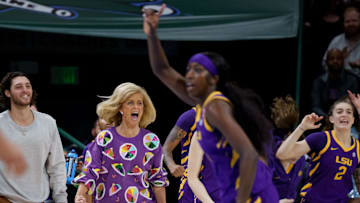  LSU Tigers head coach Kim Mulkey 