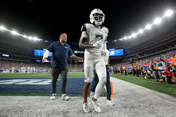 Cowboys CB Trevon Diggs leaves the field after an injury during the fourth quarter against the New York Giants.