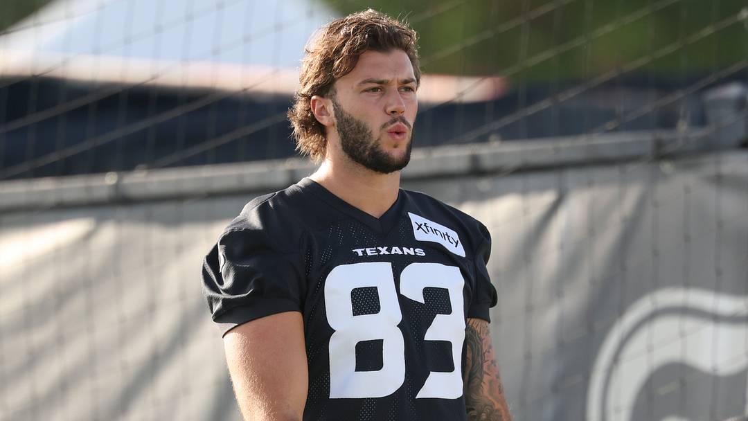 Jul 30, 2026; Houston, Texas, USA;  Houston Texans tight end Marlin Klein (83) during training camp at Houston Methodist Training Center. Mandatory Credit: Troy Taormina-Imagn Images