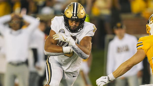 EA Sports rankings for college football's 10 best offensive players in 2025