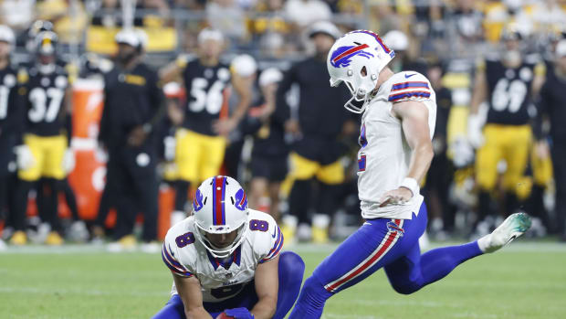 kicker Tyler Bass (2) kicks a field goal