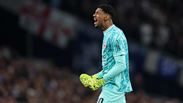 Eintracht Frankfurts Keeper Kaua Santos war am Donnerstag der Mann des Abends.