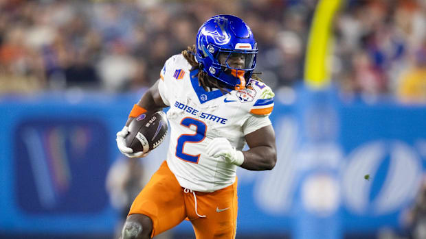 Boise State Broncos running back Ashton Jeanty (2) runs the ball against the Penn State Nittany Lions during the Fiesta Bowl.