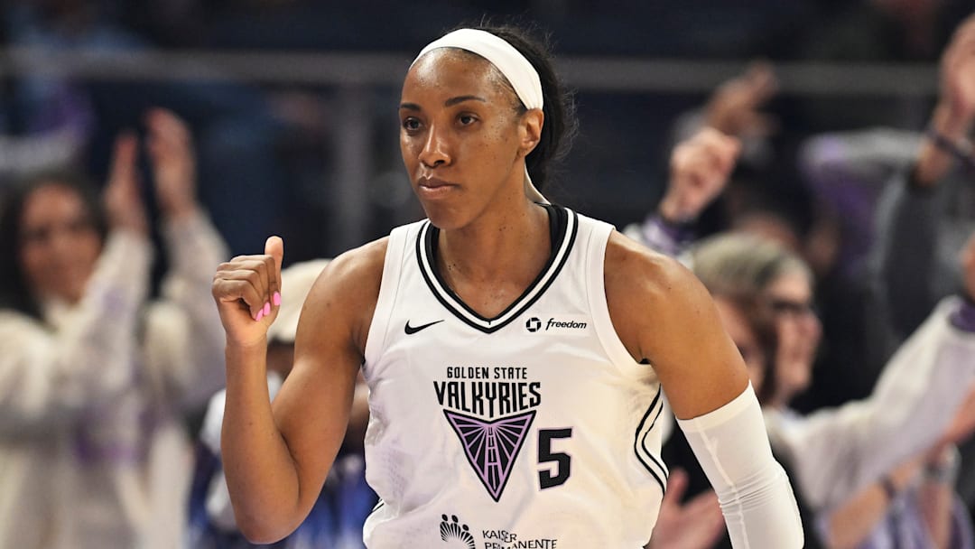 Connecticut Sun v Golden State Valkyries