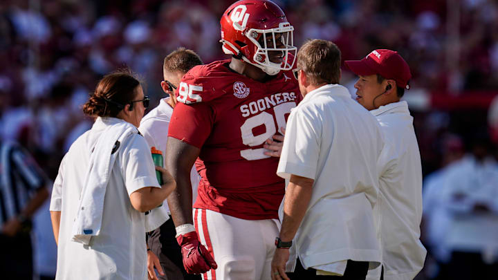 Oklahoma Sooners defensive lineman Da'Jon Terry (95) 