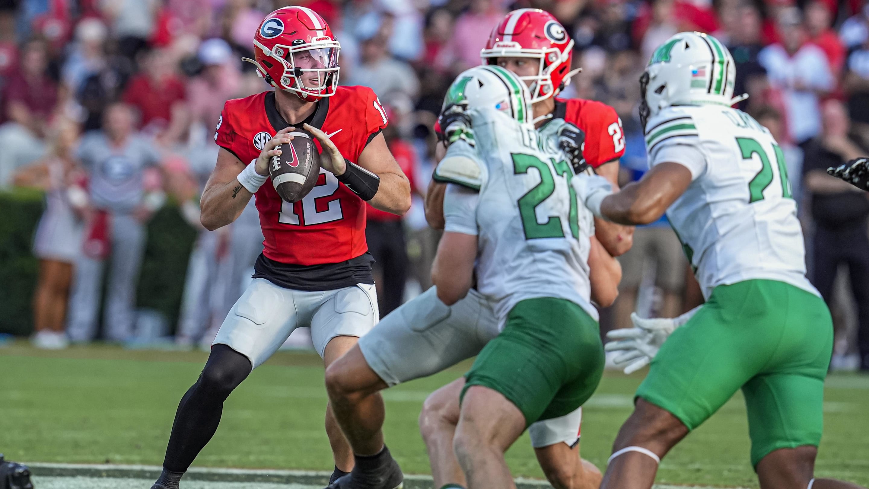 New national championship favorite emerges after top college football teams falter