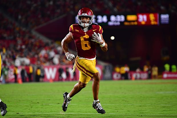 USC wide receiver Makai Lemon runs for a touchdown.