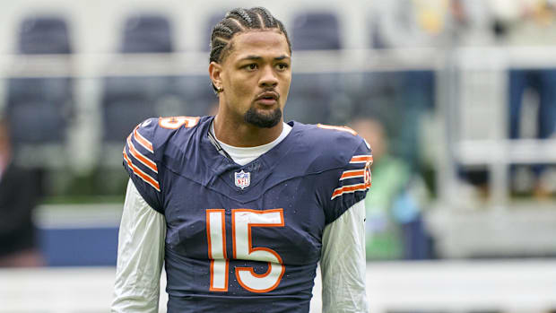 Chicago Bears wide receiver Rome Odunze (15) in warm ups