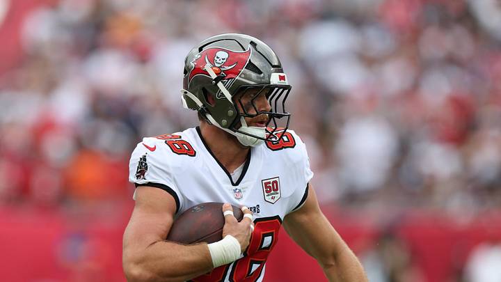 Nov 9, 2025; Tampa, Florida, USA; Tampa Bay Buccaneers tight end Cade Otton (88) runs for a gain during the first quarter against the New England Patriots at Raymond James Stadium. Mandatory Credit: Nathan Ray Seebeck-Imagn Images