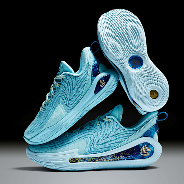 Stephen Curry's blue sneakers.