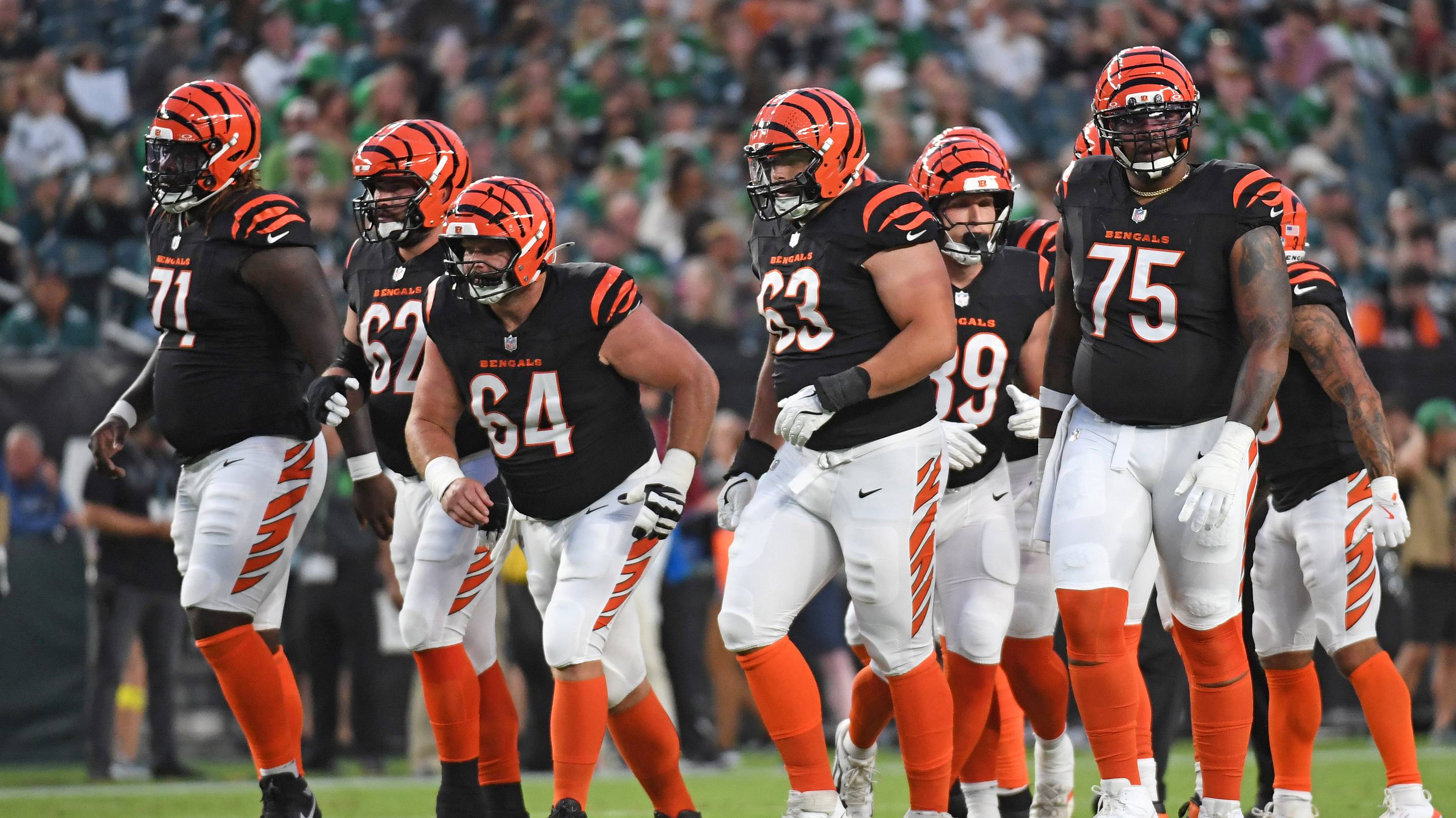 Aug 7, 2025; Philadelphia, Pennsylvania, USA; Cincinnati Bengals offensive tackle Amarius Mims (71), guard Lucas Patrick (62), center Ted Karras (64), guard Dylan Fairchild (63) and offensive tackle Orlando Brown Jr. (75) against the Philadelphia Eagles at Lincoln Financial Field. Mandatory Credit: Eric Hartline-Imagn Images