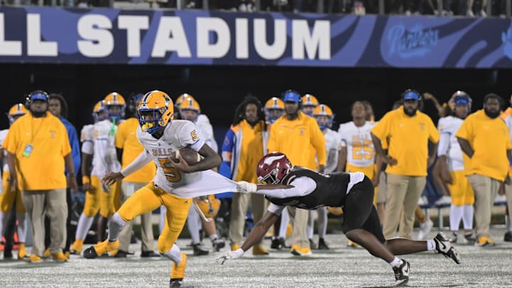 Syracuse football, if it can score a pledge from 5-star wide receiver Calvin Russell, would have a program-changing victory.