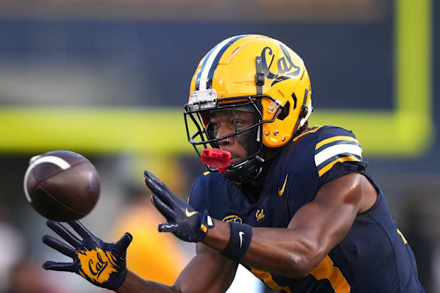 California Golden Bears wide receiver Nyziah Hunter (13) warms up before the game against the San Diego State Aztecs.