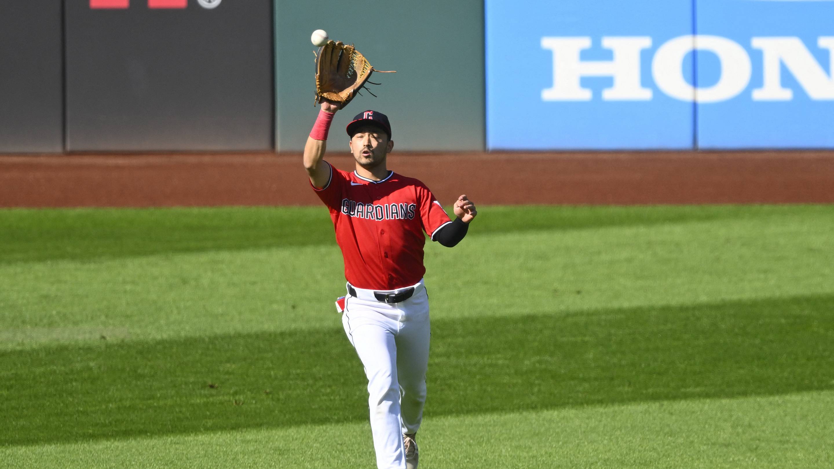 Potential SF Giants target could become available in trade talks this offseason