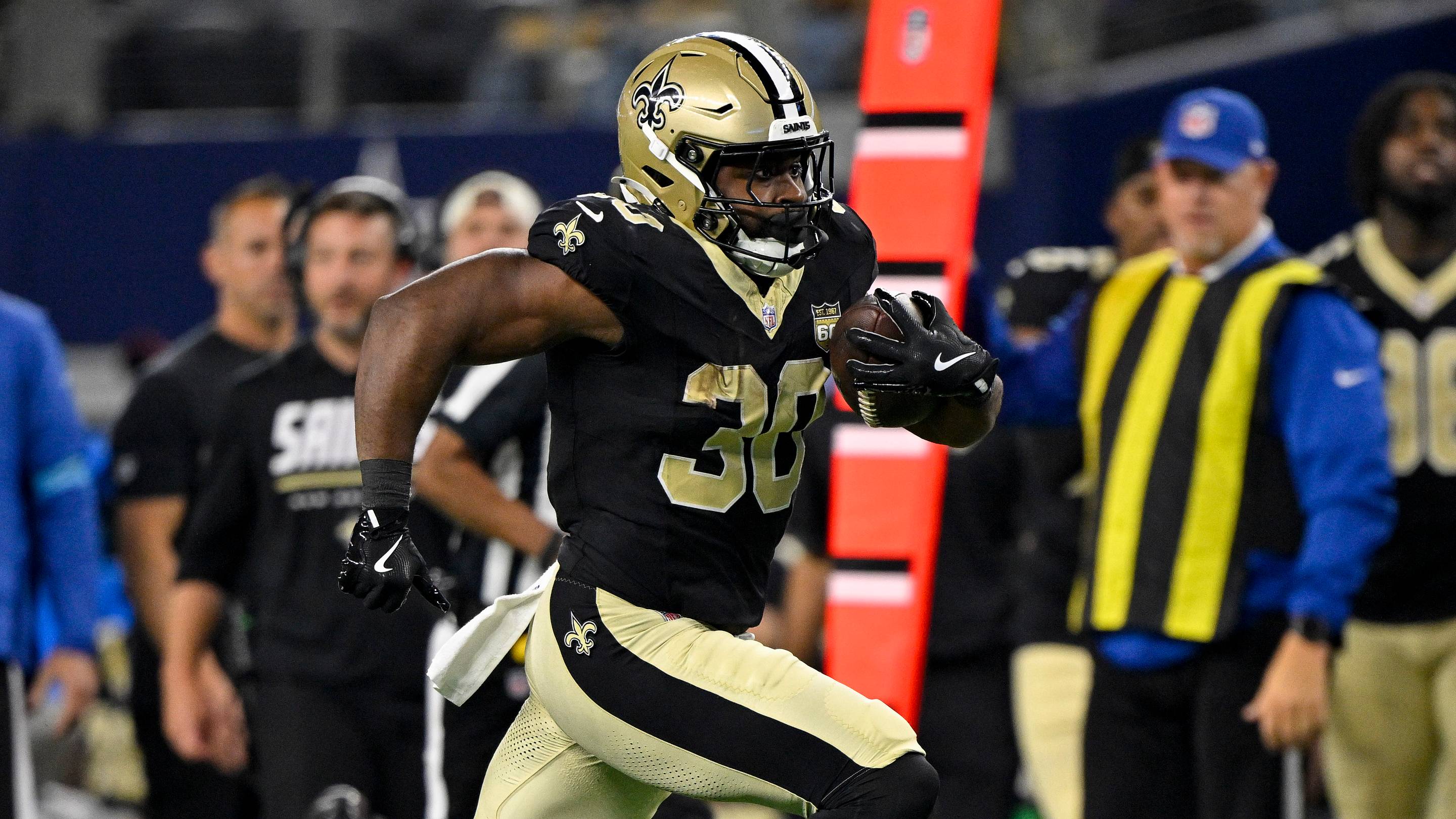 How Adding Notre Dame Standout Audric Estime Gives the Browns RB Room A Boost