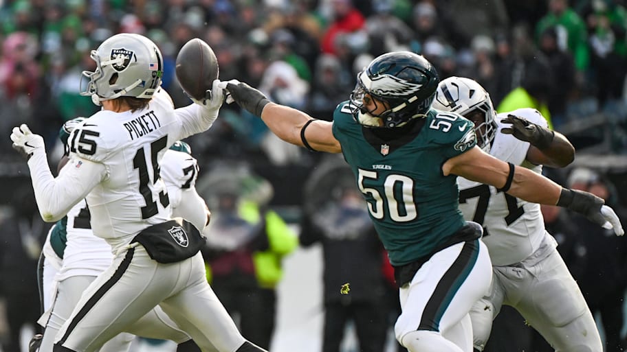 Panthers linebacker Jaelan Phillips