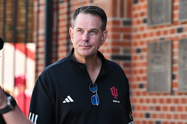 Indiana coach Curt Cignetti Autzen Stadium Oregon Ducks Dan Lanning College Football dante moore NIL name image likeness rich