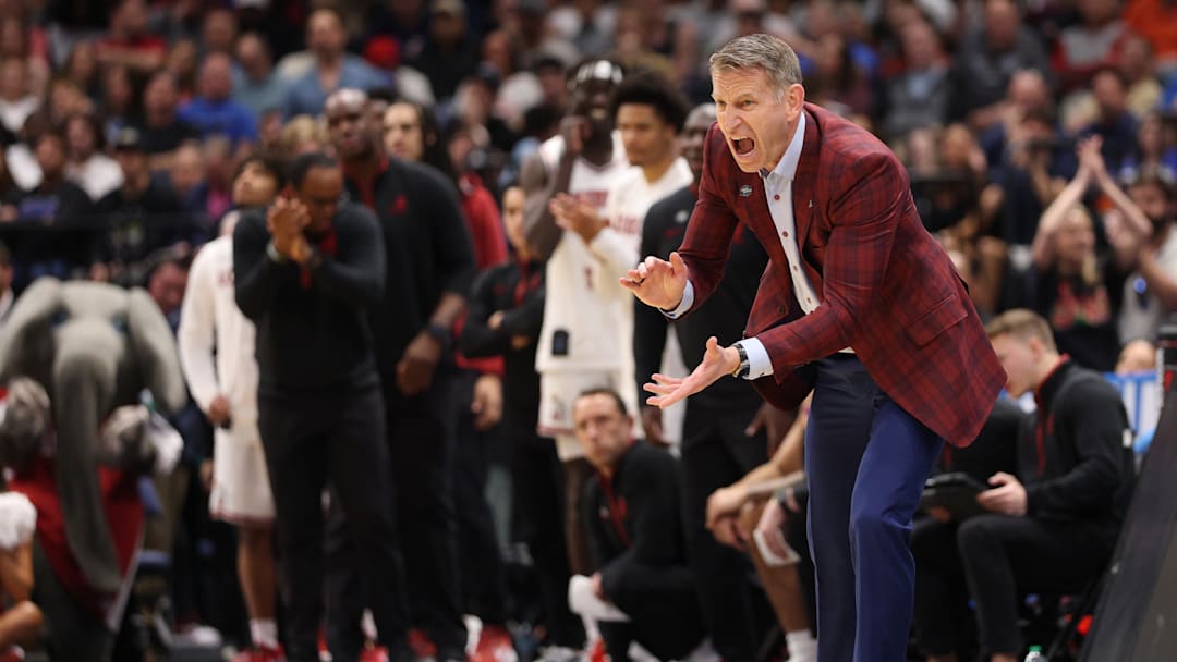 Alabama Crimson Tide head coach Nate Oats in the second half against the Hofstra Pride during a first round game of the men's 2026 NCAA Tournament at Benchmark International Arena. 