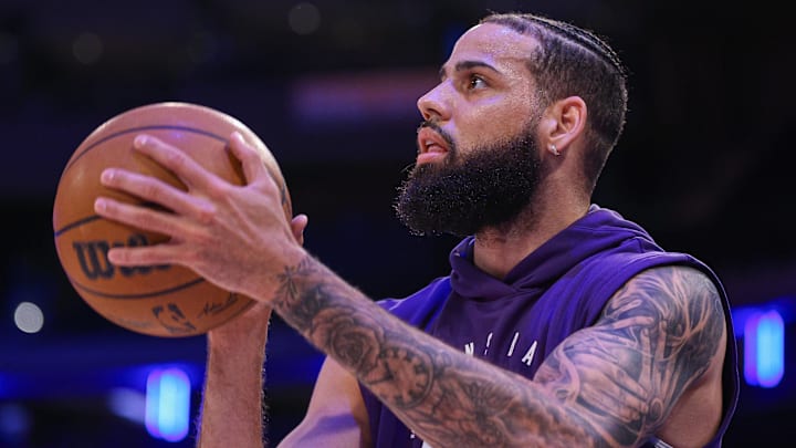 Former Phoenix Suns forward Cody Martin (17) warms up before the game against the New York Knicks at Madison Square Garden.