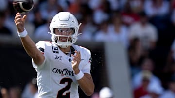 Cincinnati Bearcats quarterback Brendan Sorsby (2) throws a pass in the first quarter of the NCAA football game between the Cincinnati Bearcats and Bowling Green Falcons.