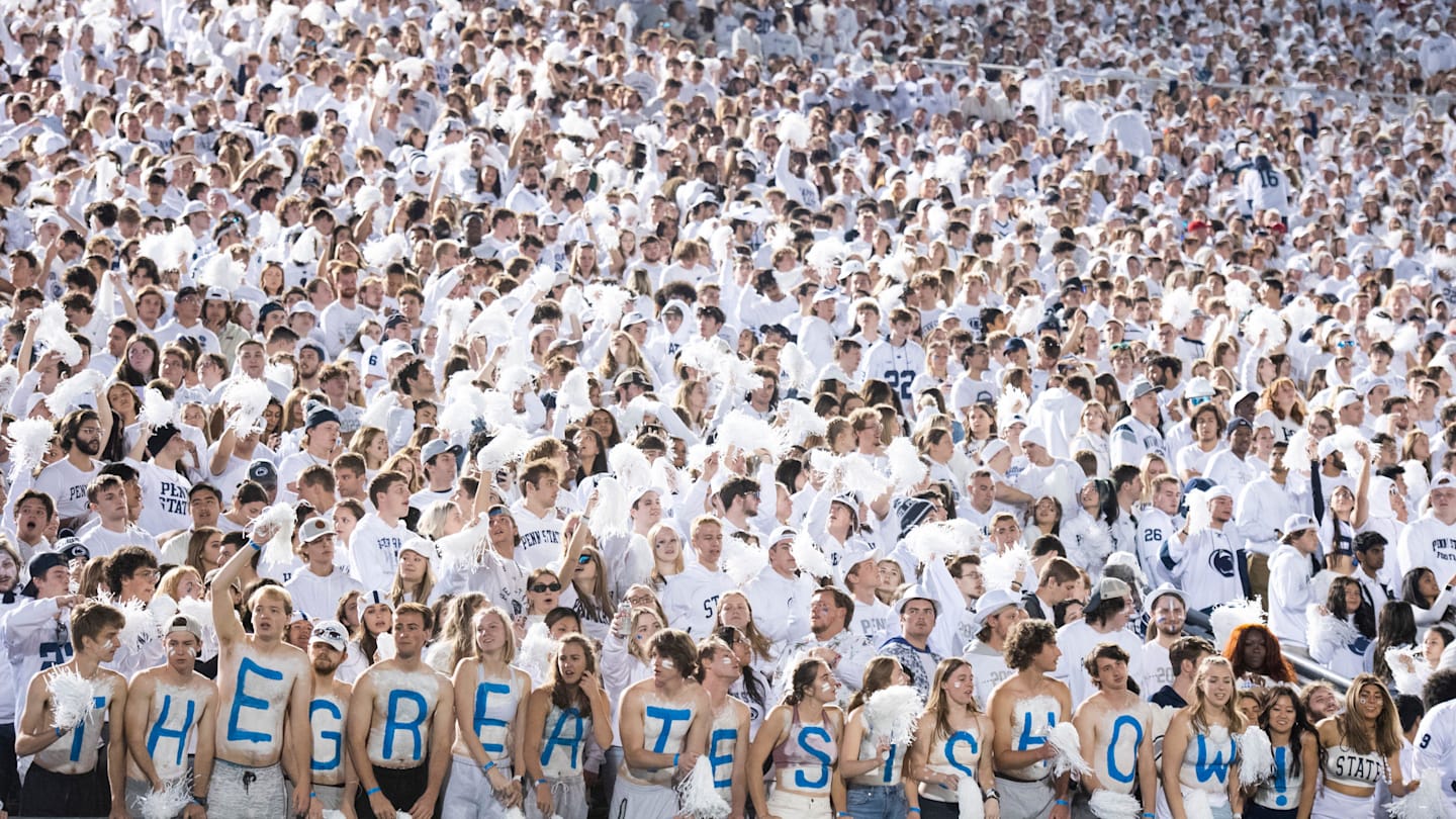 華盛頓大學與賓州州立大學的播音員將在第 11 週進行「Peacock for the White Out」比賽