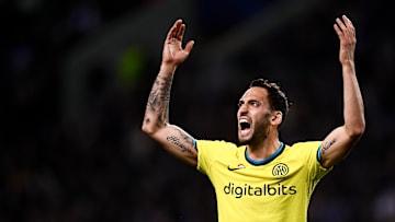 Hakan Calhanoglu 