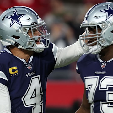 Dallas Cowboys Dak Prescott (4), Tyler Smith (73)